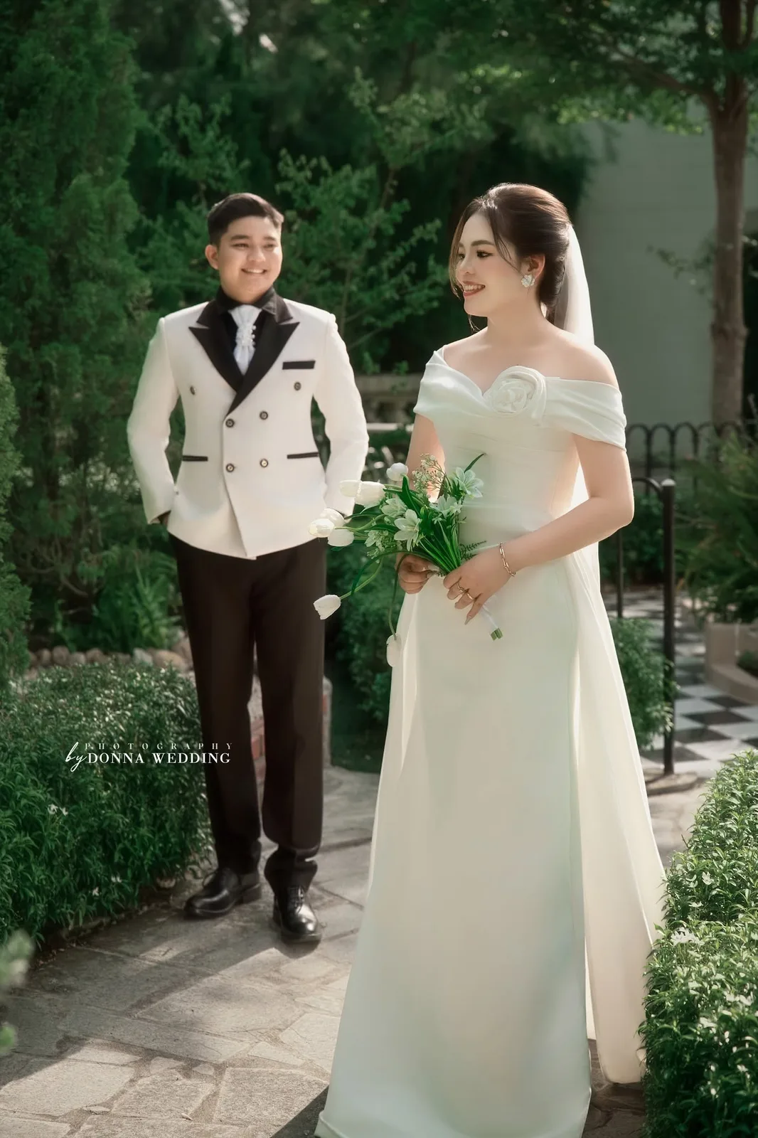 Ảnh cưới chụp trong studio